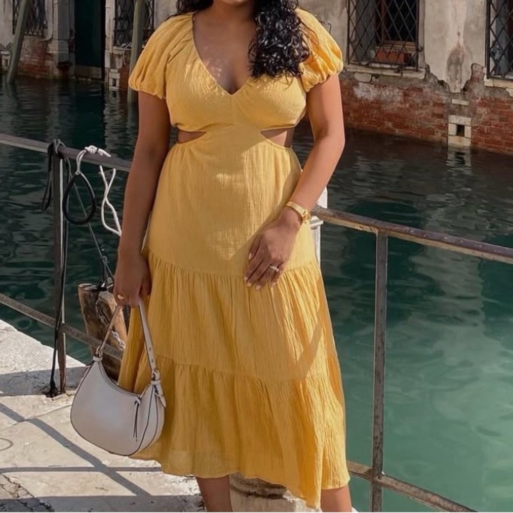 ASTR Women's Yellow Cutout Tiered Midi Dress